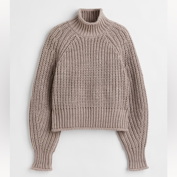 💗 Mock Neck Sweater 💗 - Picture 1 of 8